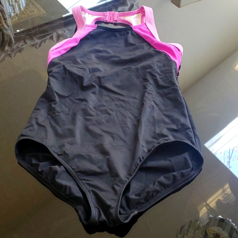 Lands End size 6R (black/pink) high neck swimsuit 🩱 fairly new